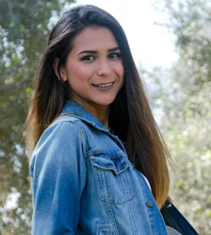 Carla Molina - Compradora de Facebook