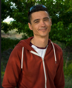 <em>Mario Navarrete - Comprador de Facebook</em>