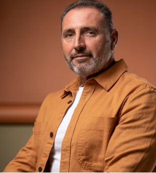 <em>Juan Campos - Comprador de Facebook</em>